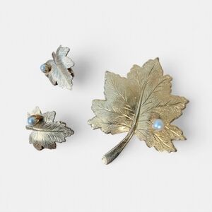 Vintage Sarah Coventry Leaf Pin Brooch & Clip on Earrings Set 1960s 1970s
